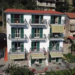 Albachiara 3*