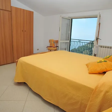 בית הארחה Albachiara אג'רולה