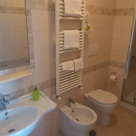 בית הארחה Albachiara אג'רולה