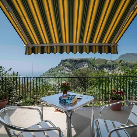 Albachiara בית הארחה